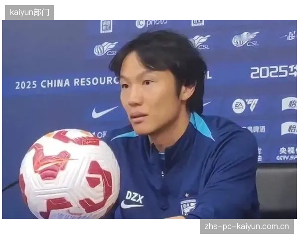 新帅苏亚雷斯上任后，武汉三镇战术趋于保守，连续5场平局导致球队深陷保级泥潭。